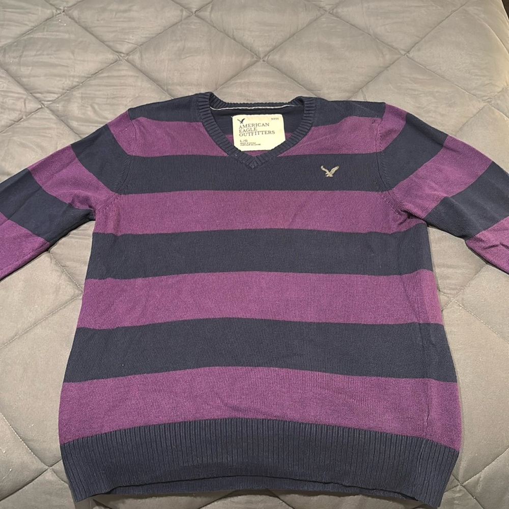 American Eagle V-neck Sweater